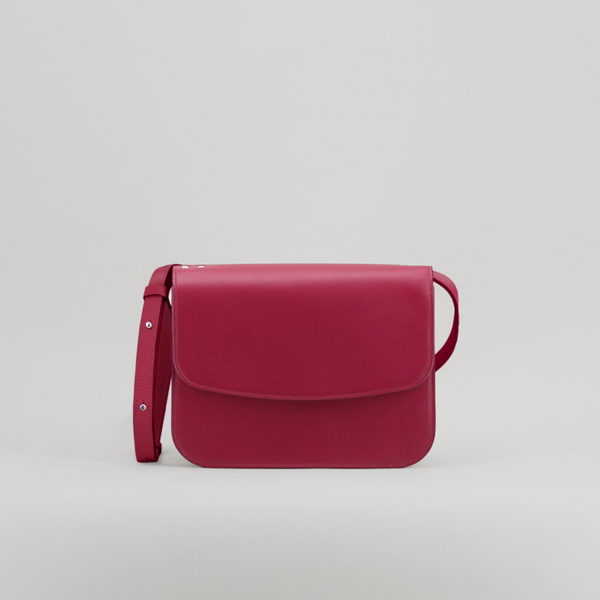 LAPERRUQUE, RASPBERRY, LEATHER FLAP BAG